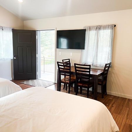 סוארד Spruce Lodge מראה חיצוני תמונה