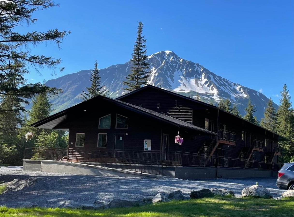סוארד Spruce Lodge מראה חיצוני תמונה