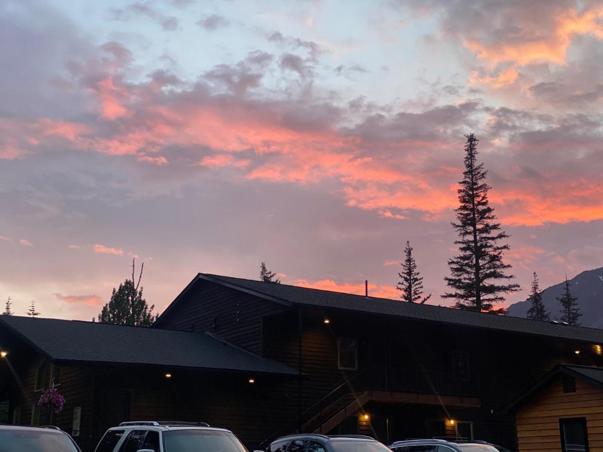 סוארד Spruce Lodge מראה חיצוני תמונה