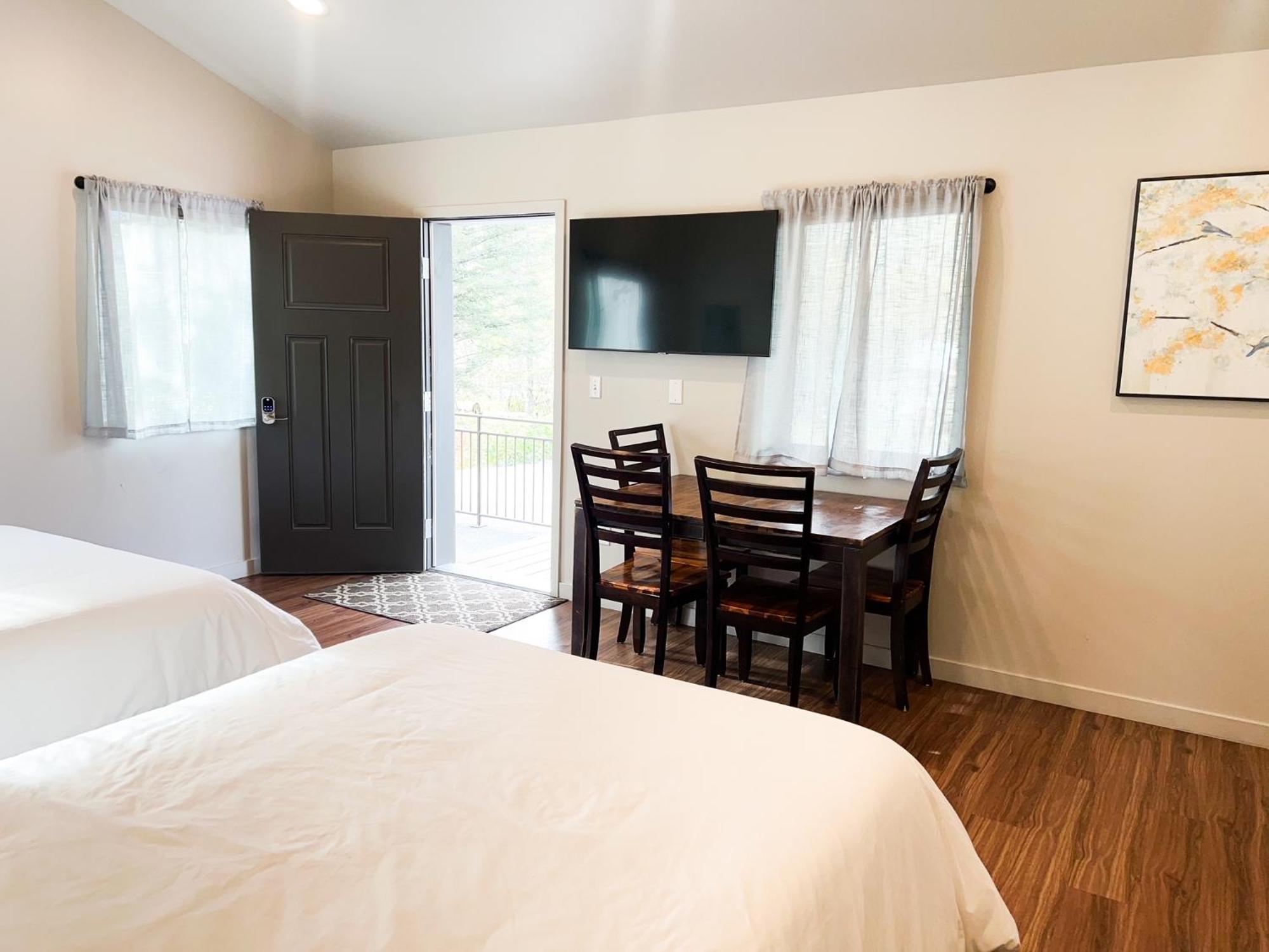 סוארד Spruce Lodge מראה חיצוני תמונה